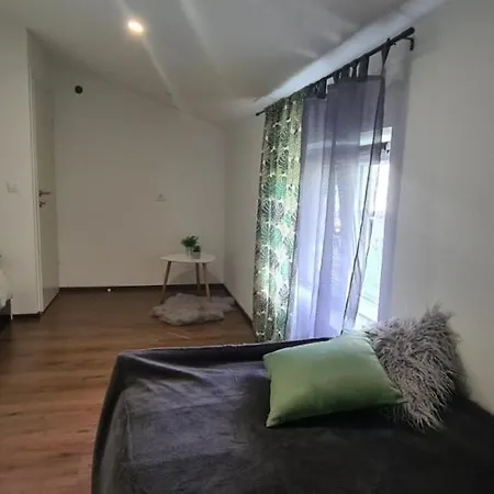 Apartment Genesis