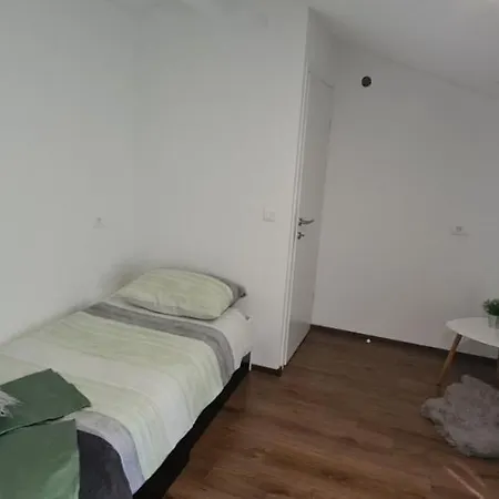 Genesis Apartment *